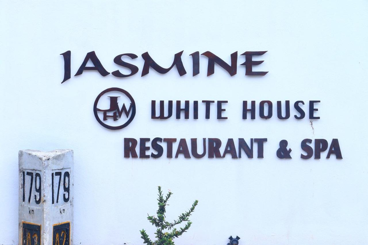 Jasmine White House Restaurant & Spa Диквела Екстериор снимка
